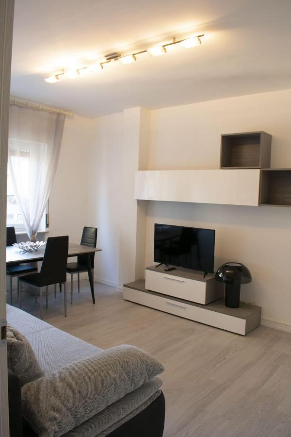 J&M House -Fronte Ospedale- Incluso Netflix E Disney Plus Udine Exterior photo